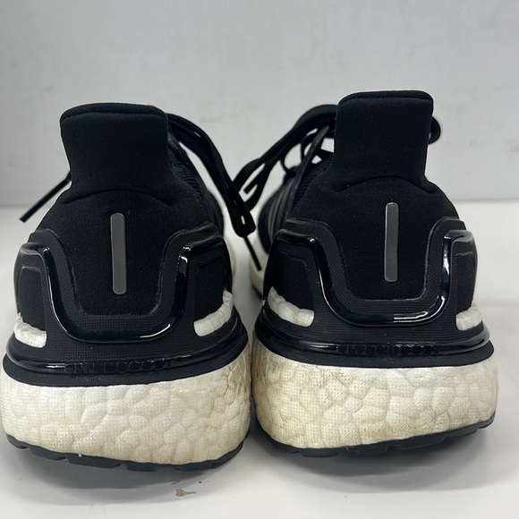 Adidas Women’s Ultraboost 20 Shoe's in Black Size 5.5 - Picture 4 of 9